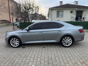 SAHİBİNDEN SATILIK EMSALSİZ HATASIZ BOYASIZ DEĞİŞENSİZ TRAMERSİZ SKODA SÜPER B 1.6 GREENTEC ACTİVE FUL PAKET OTOMATİK