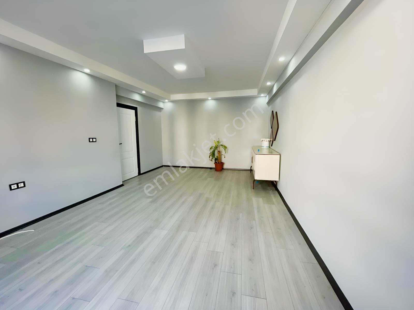 Güven'den Okullar Bölgesinde Yerden Isıtmalı,cam Balkonlu 2+1 Ev