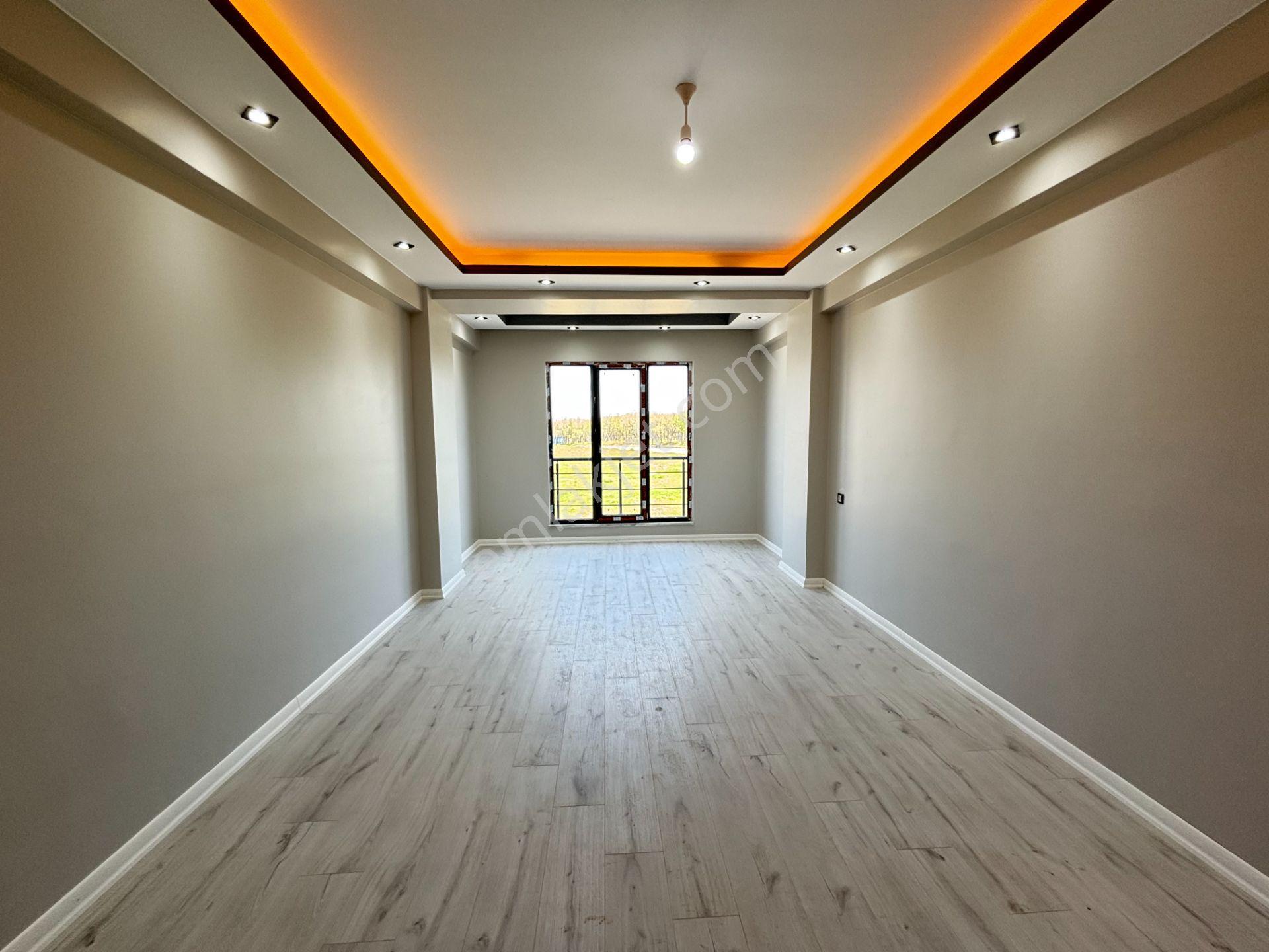 Güven'den Kapaklı'da Geniş Mutfaklı İskanlı Ön Cephe 2+1 Daire
