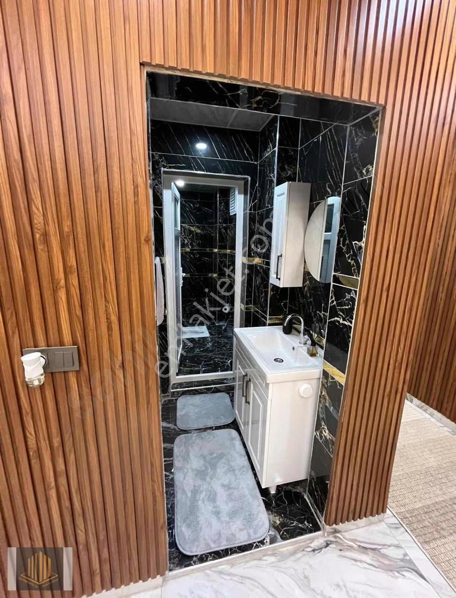 Sağlam'dan Mithatpaşa'da Kiralık 3+1 Müstakil Ev