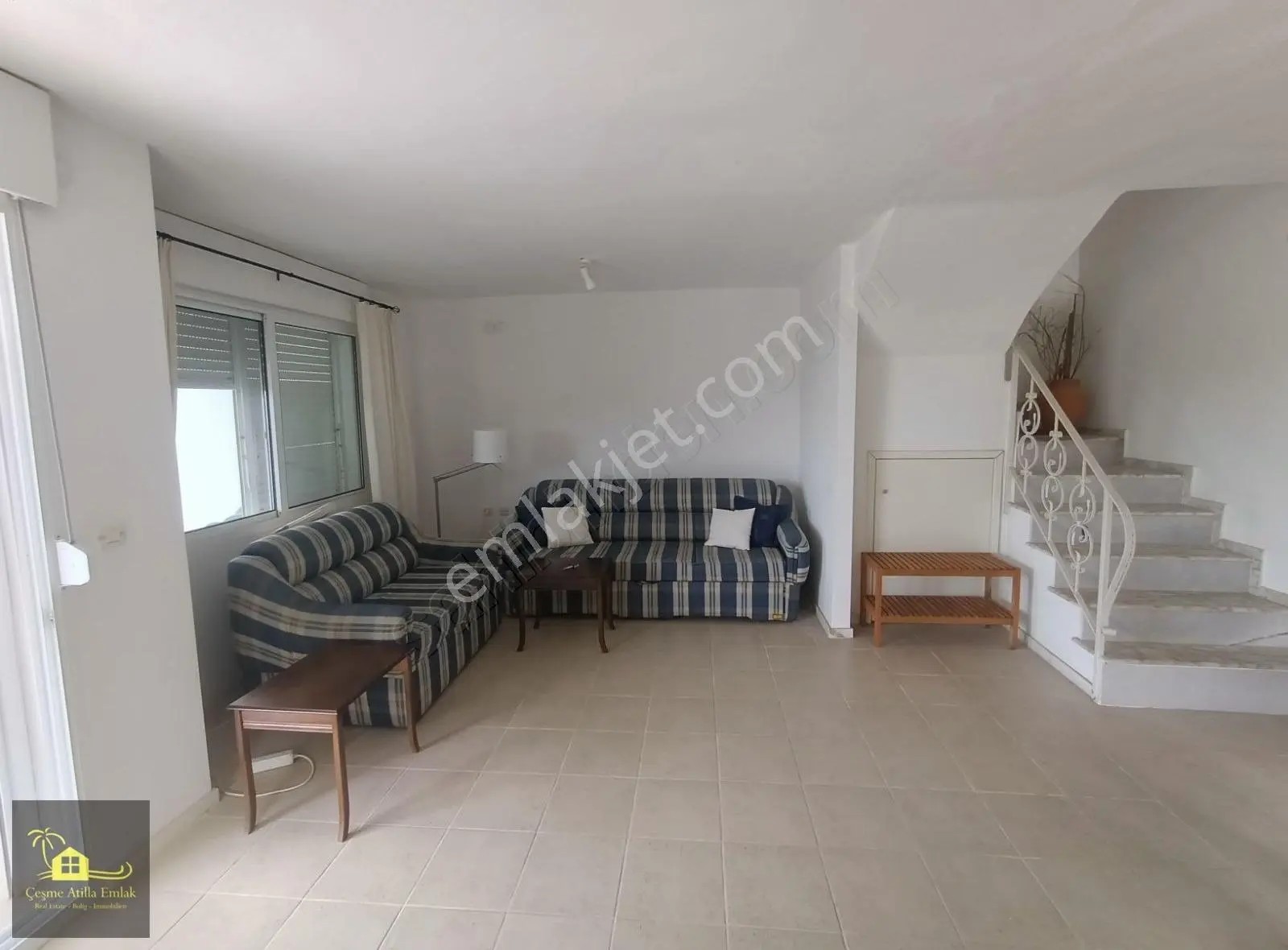 Alaçatı'da Eşyalı Kiralık Dubleks Villa Atilla Emlak