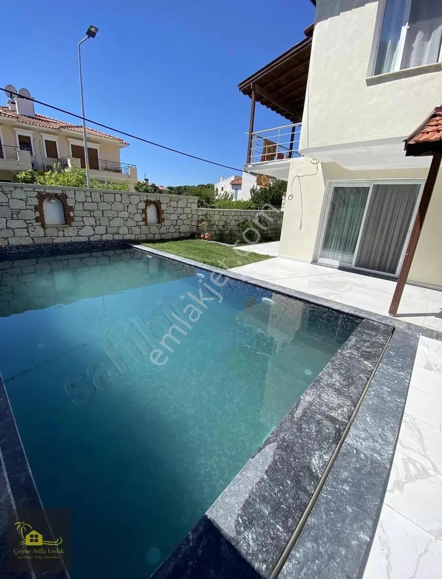 Alaçatı 3+1 Dubleks Kiralık Villa Yaz Sezonu