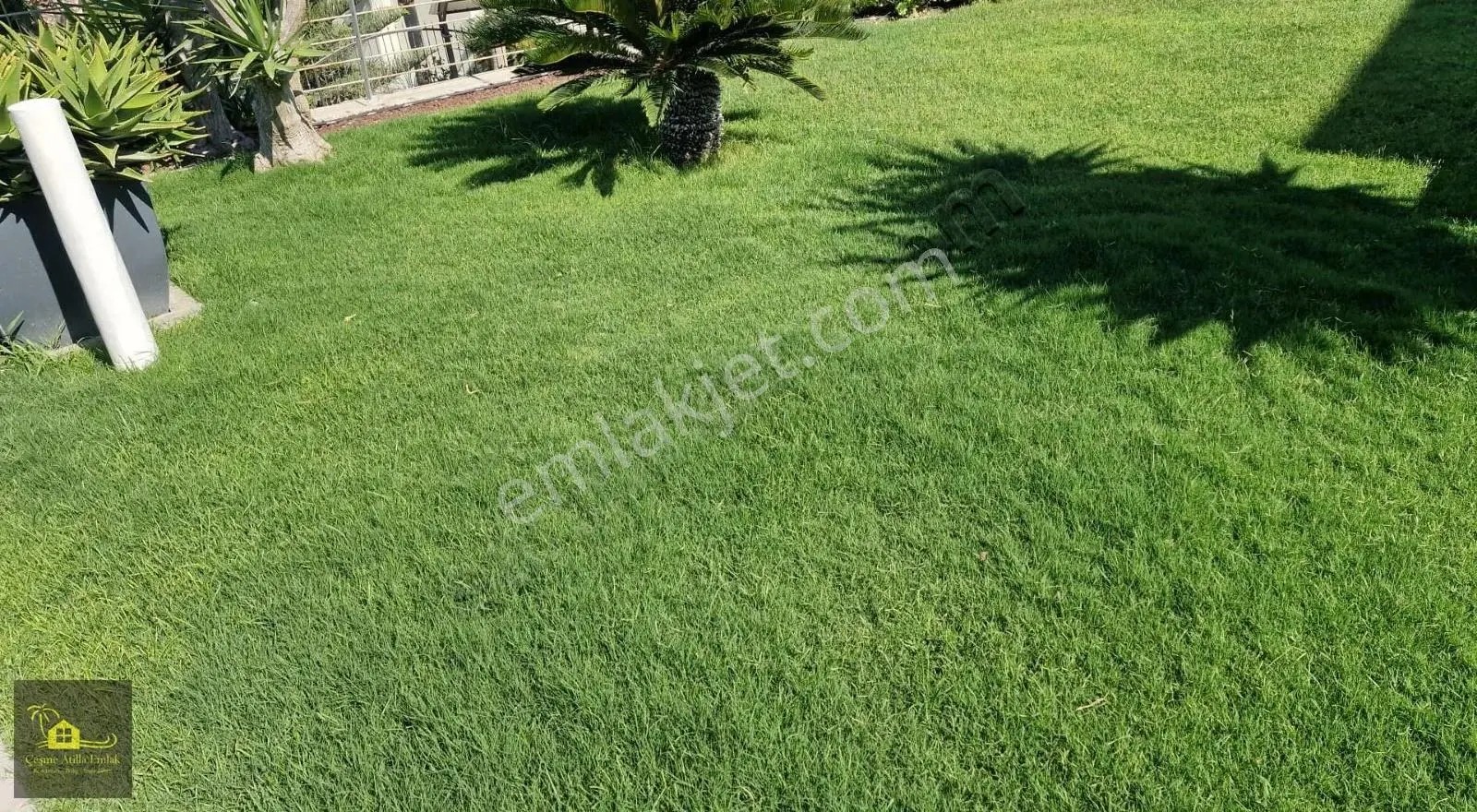Çeşme'de Ful Deniz Manzaralı Satılık 4+1 Villa