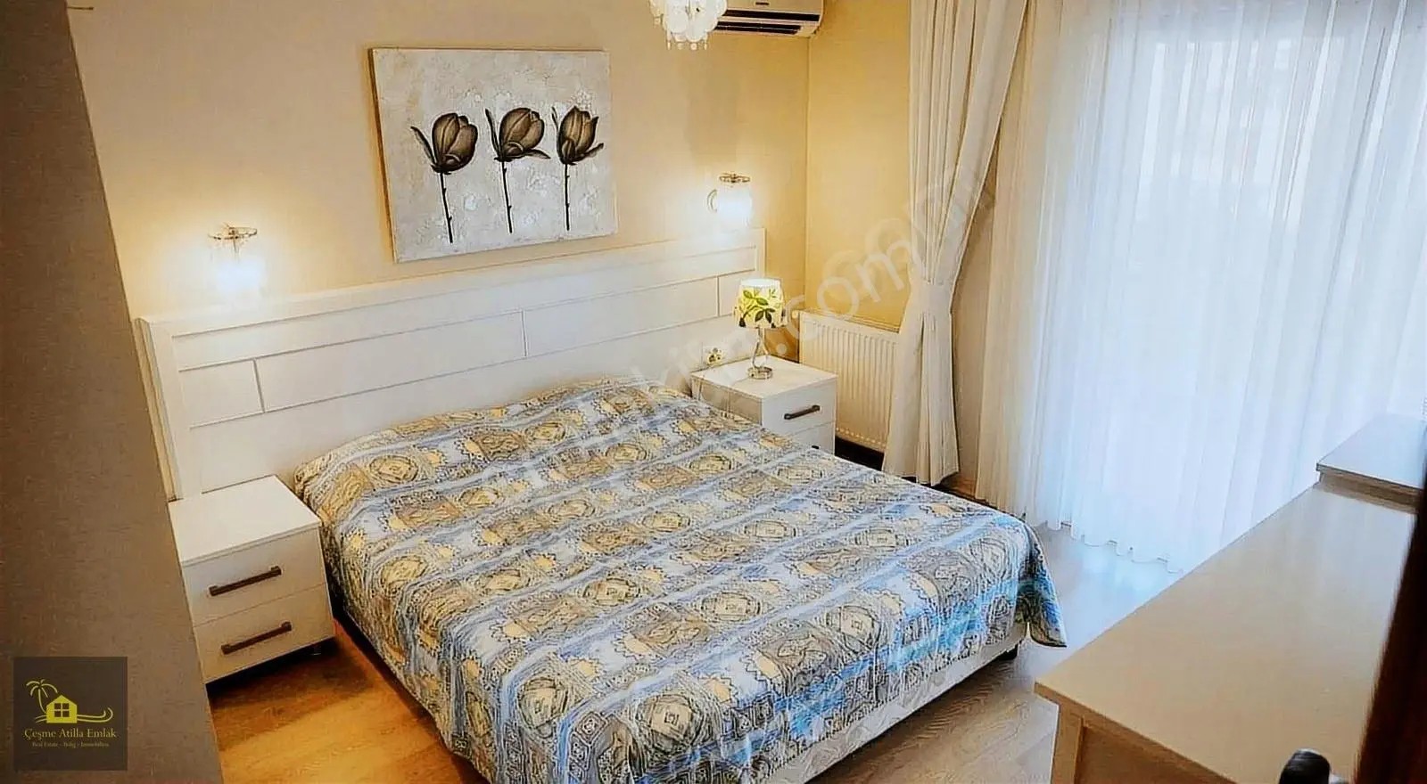 Alaçatı Göbenede Satılık Site İçerisinde Havuzlu 4+1 Villa