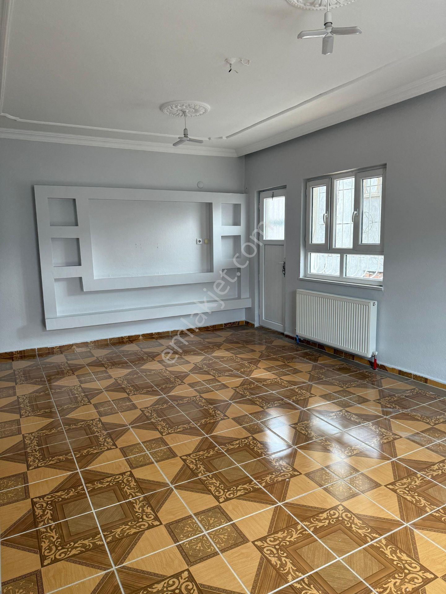 Emlak 72'den Körükte Kiralık 3+1 Daire Giriş Kat 130m²