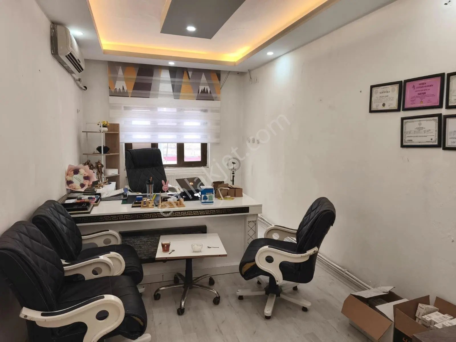Merkezi Konumda Devren Kiralık Güzellik Merkezi - 150m²