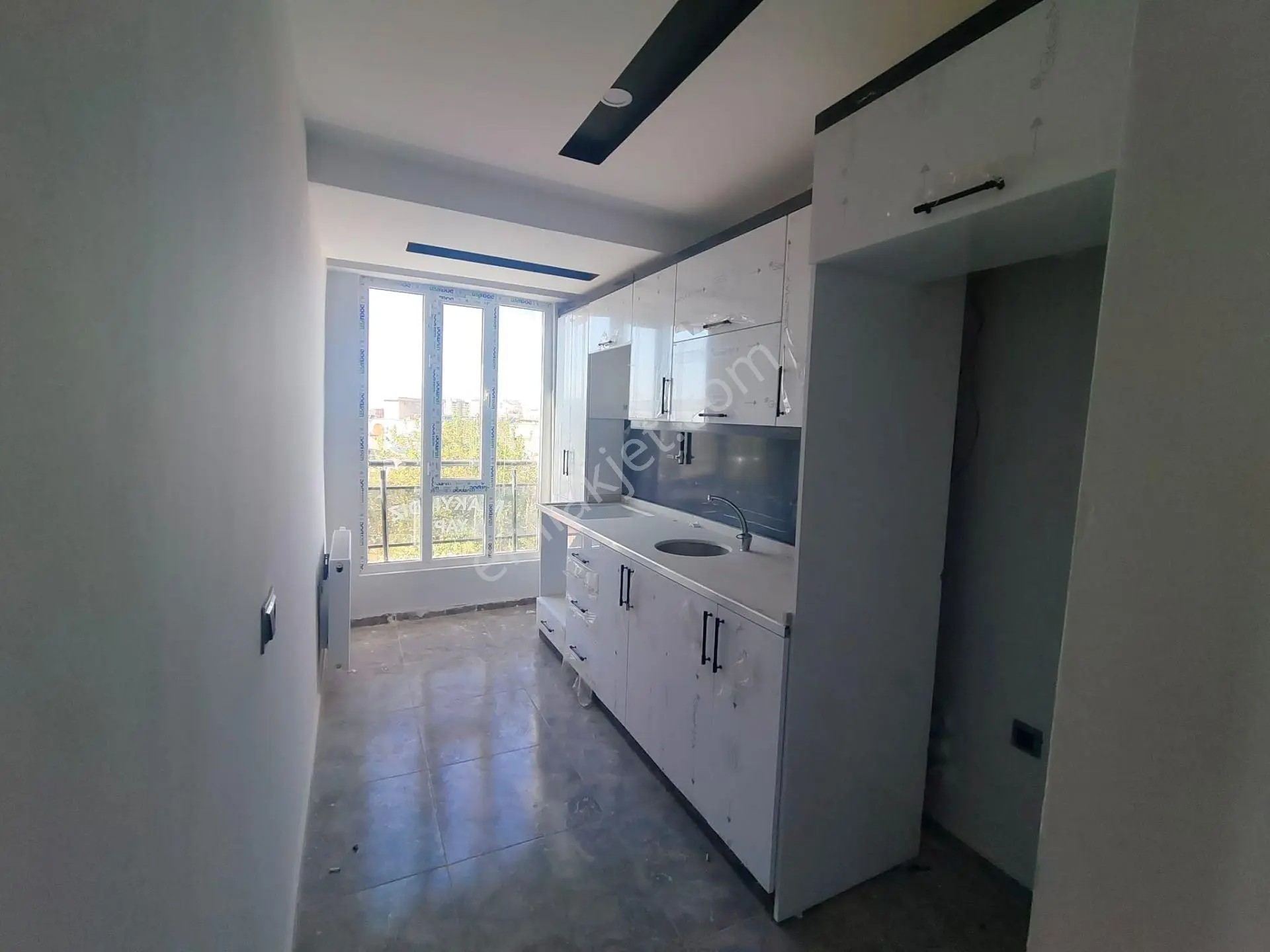 Emlak 72 Den Fatih Mahalles' İnde 2+0 Kiralık Daire
