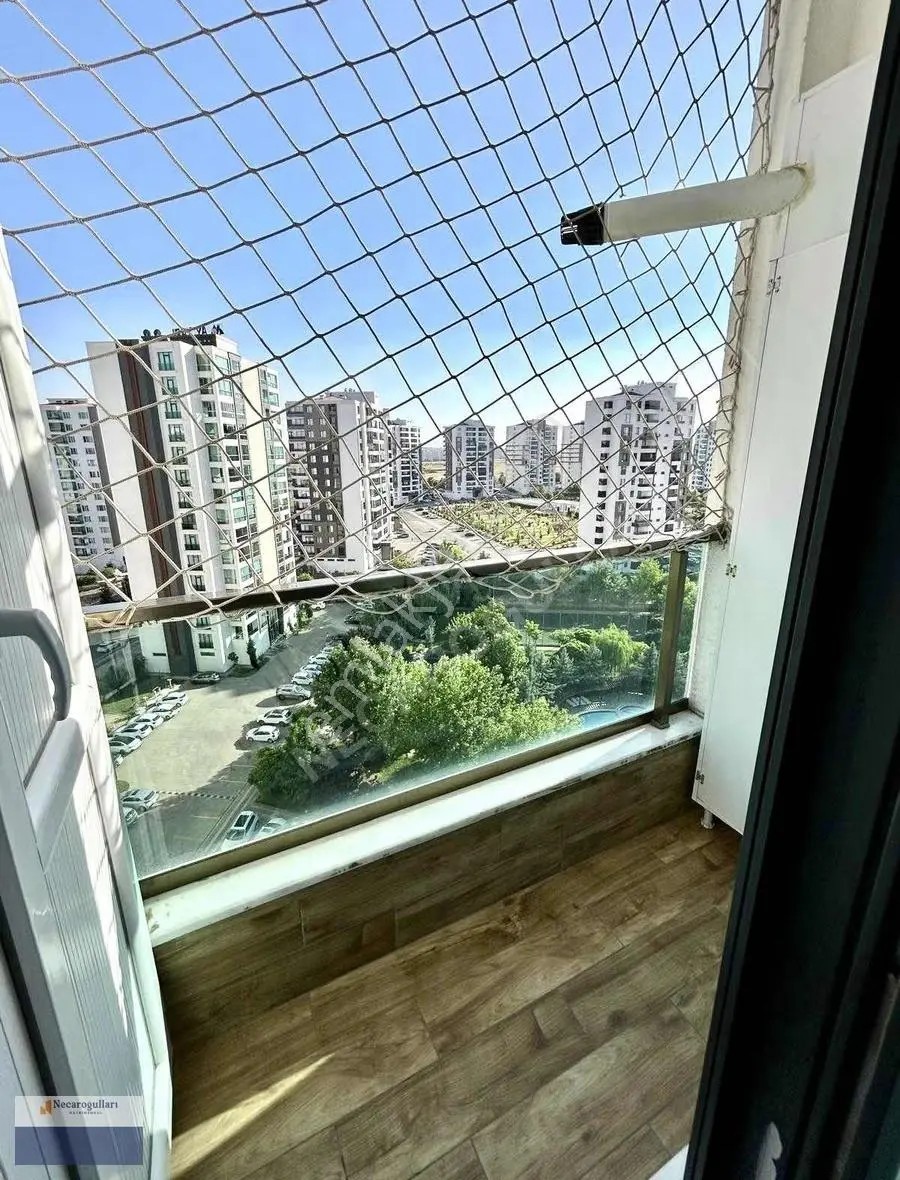 Necaroğullarından Mastfıroş Caddesi Üzerinde 3,5+1