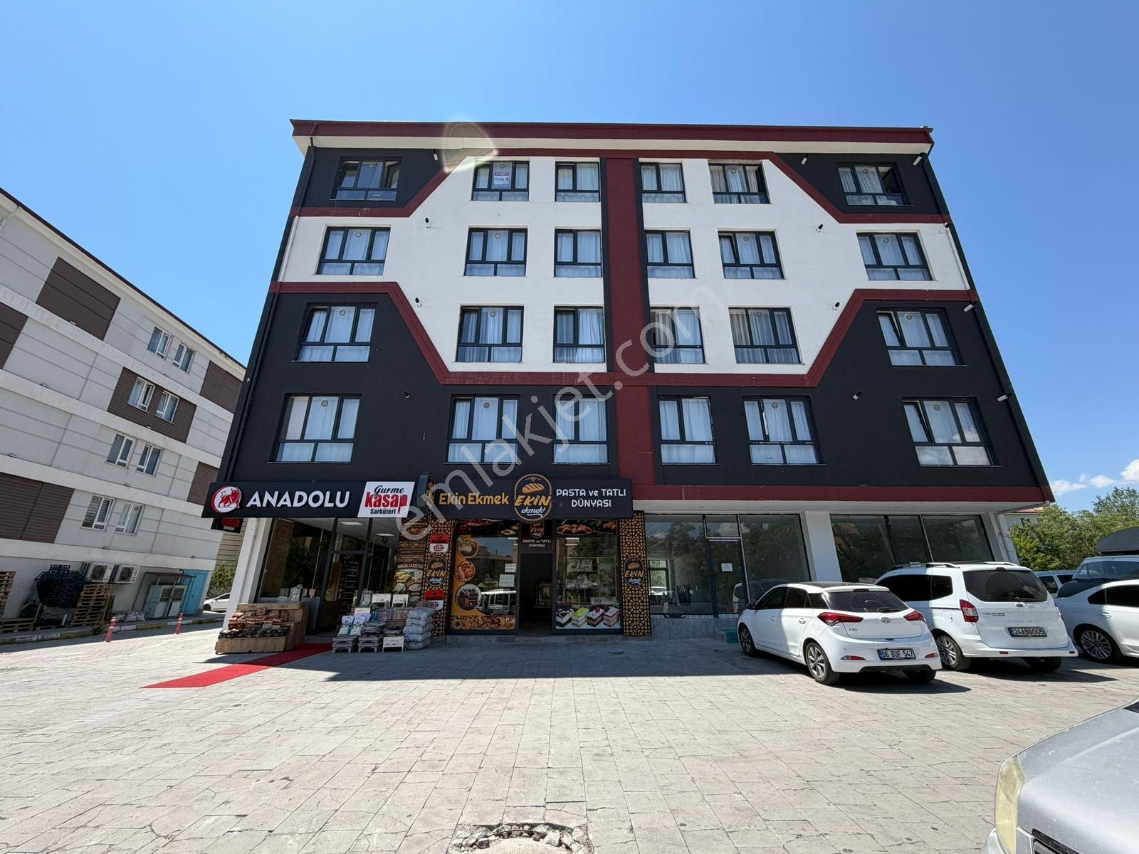 Remax Dem'den Merkezde 2+0 Eşyalı Kiralık Daire