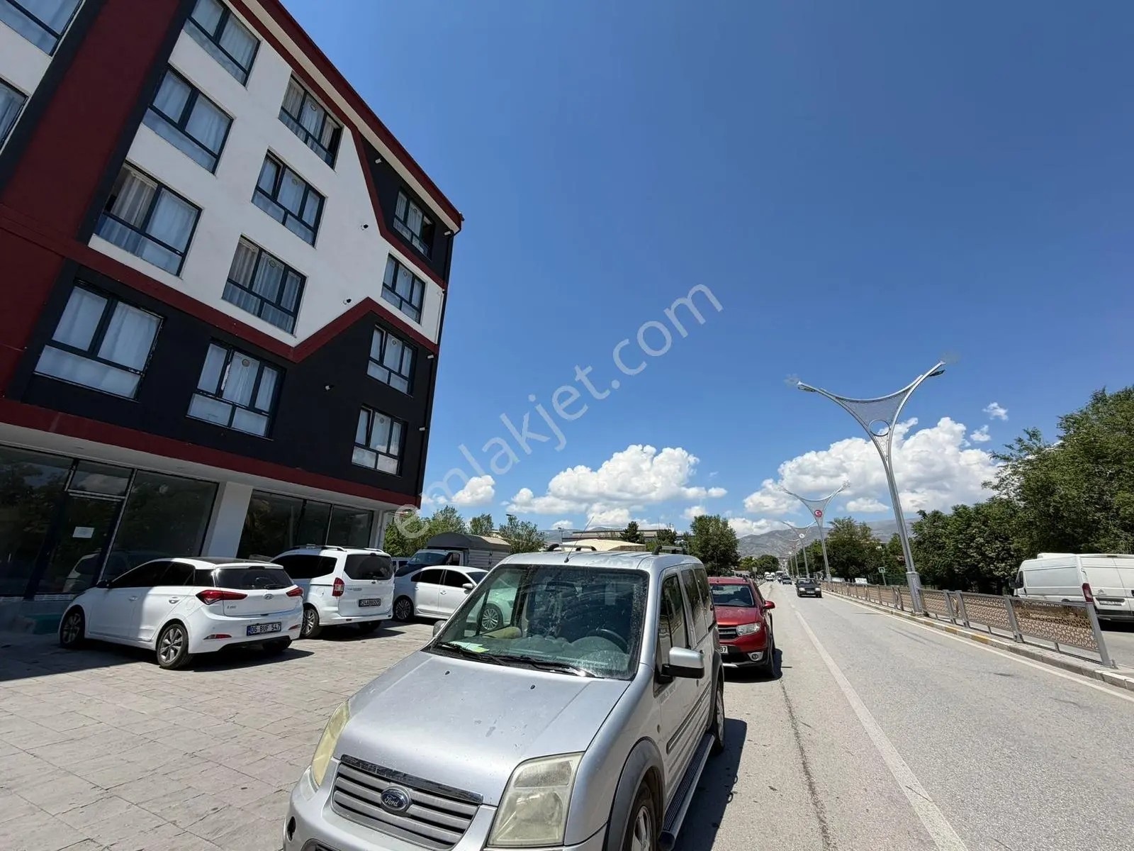 Remax Dem'den Merkezde 2+0 Eşyalı Kiralık Daire