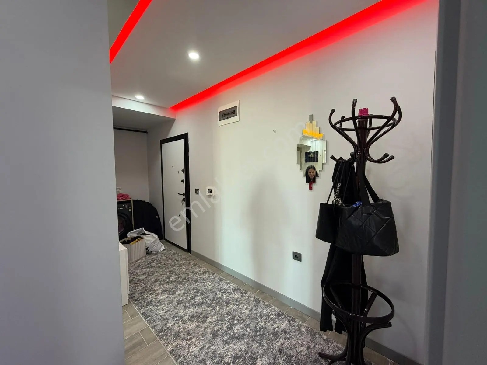 Remax Dem'den Merkezde 2+0 Eşyalı Kiralık Daire