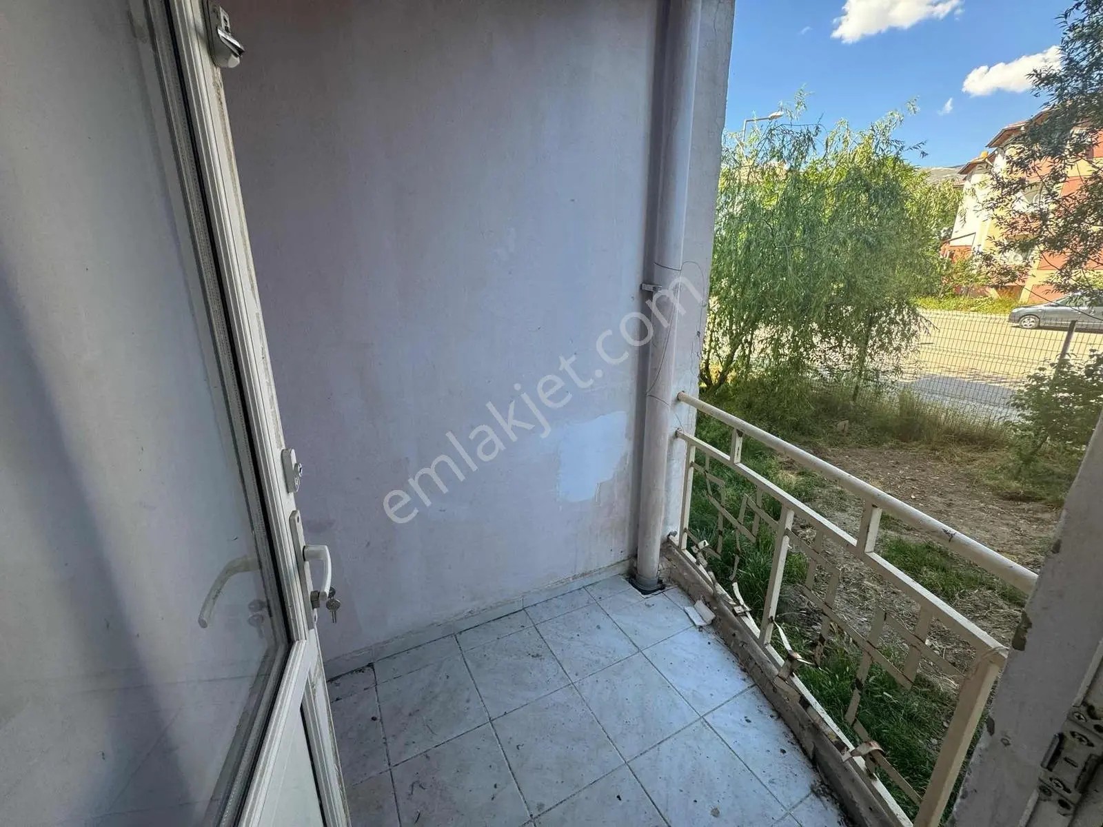 Remax Dem'den Mengüceli Tokide Satılık Borçsuz 2+1 Daire