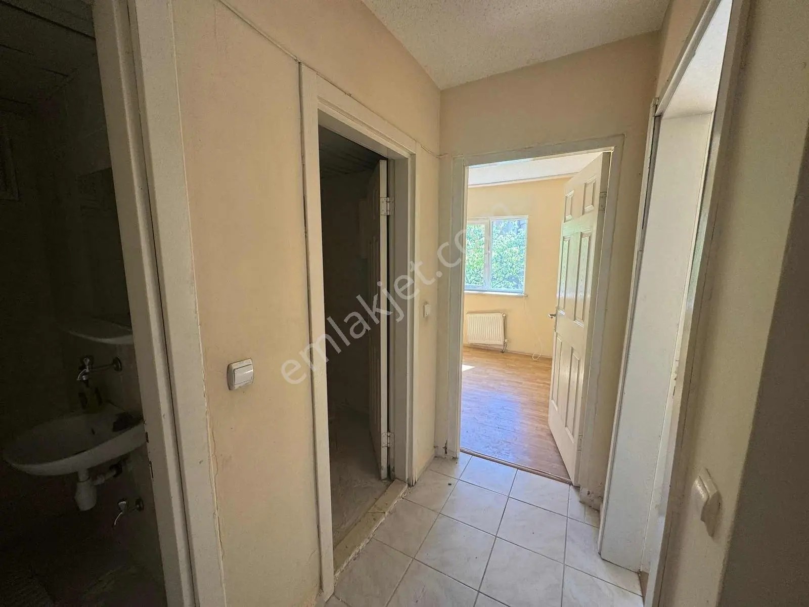 Remax Dem'den Mengüceli Tokide Satılık Borçsuz 2+1 Daire