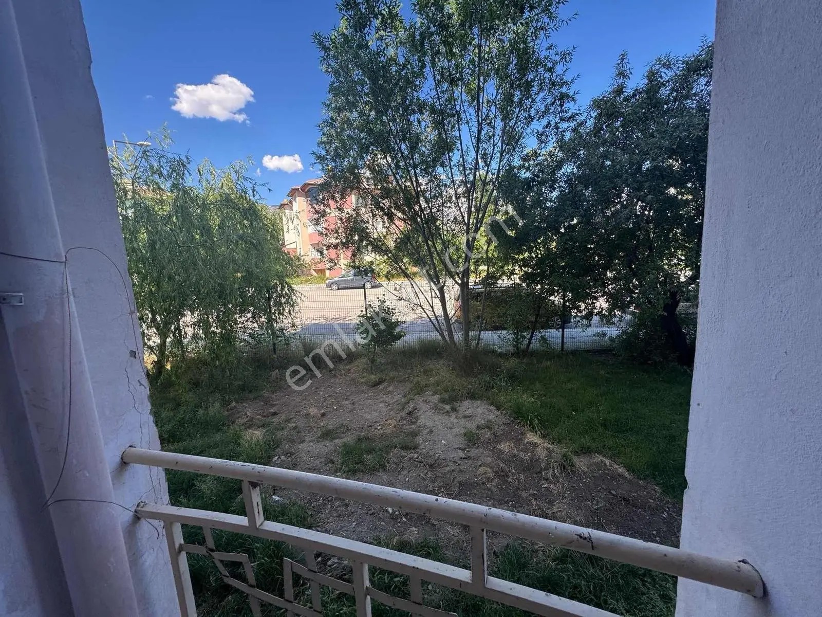Remax Dem'den Mengüceli Tokide Satılık Borçsuz 2+1 Daire
