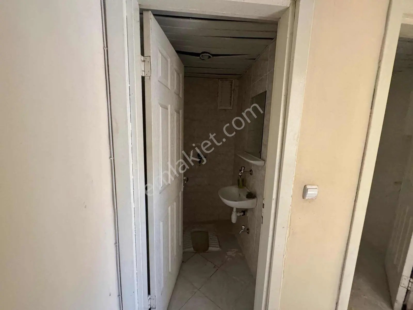 Remax Dem'den Mengüceli Tokide Satılık Borçsuz 2+1 Daire