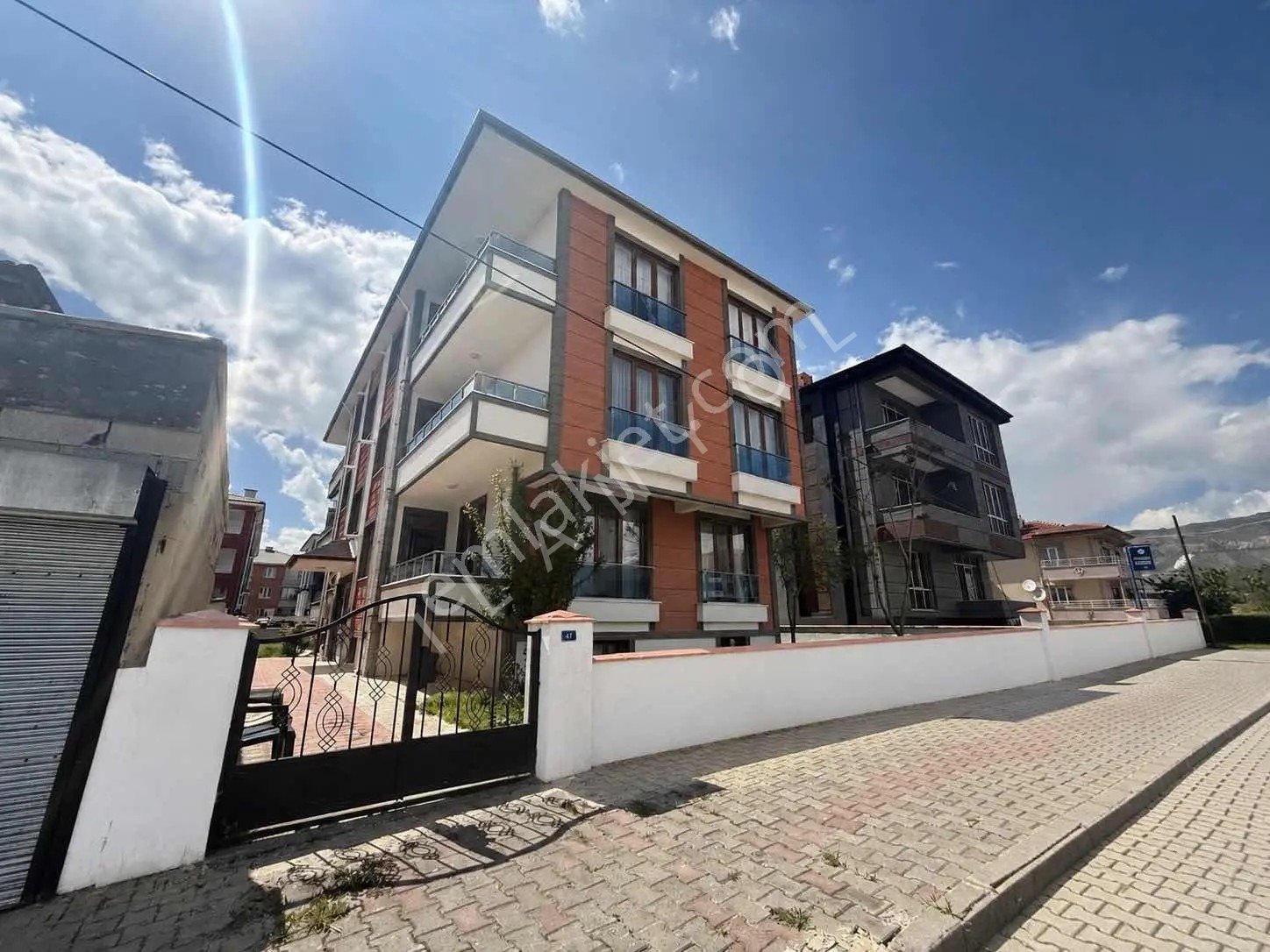 Remax Dem'den 1 Daire Fiyatına Satılık 2 Daire