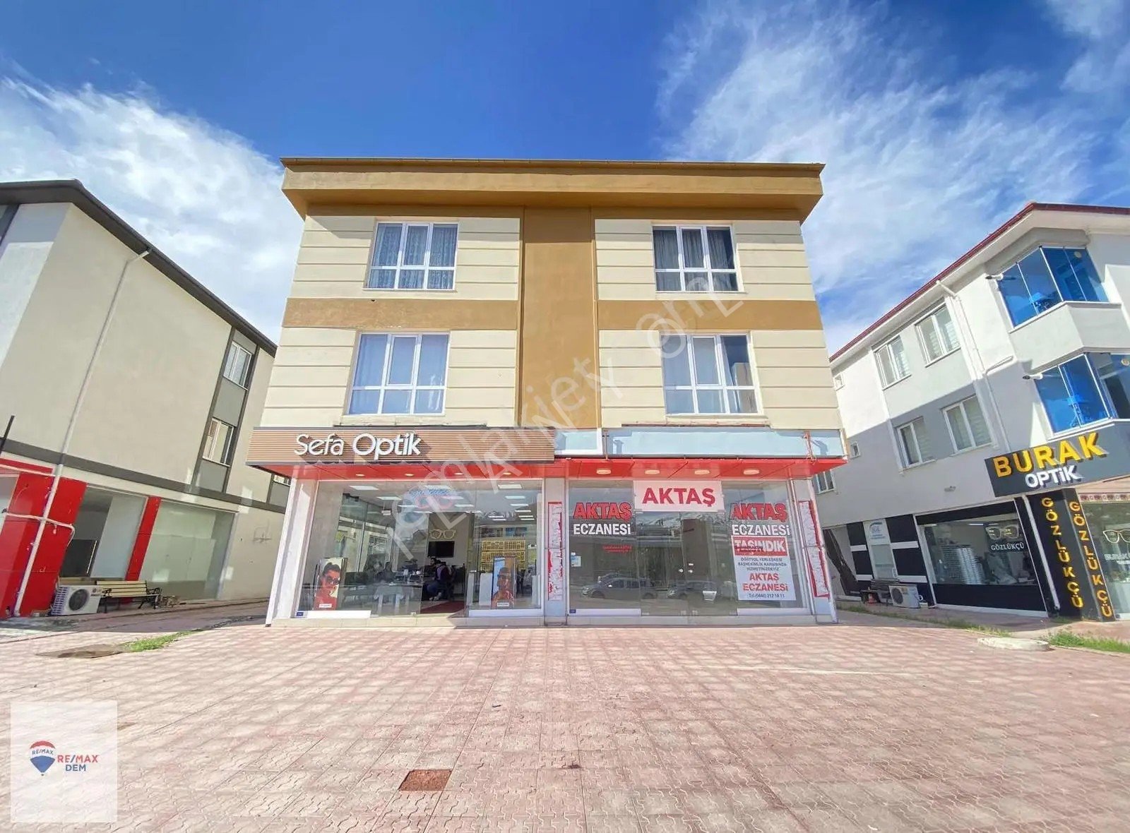 Remax Dem'den Araştırma Hastanesi Karşısı Kiralık Dükkan
