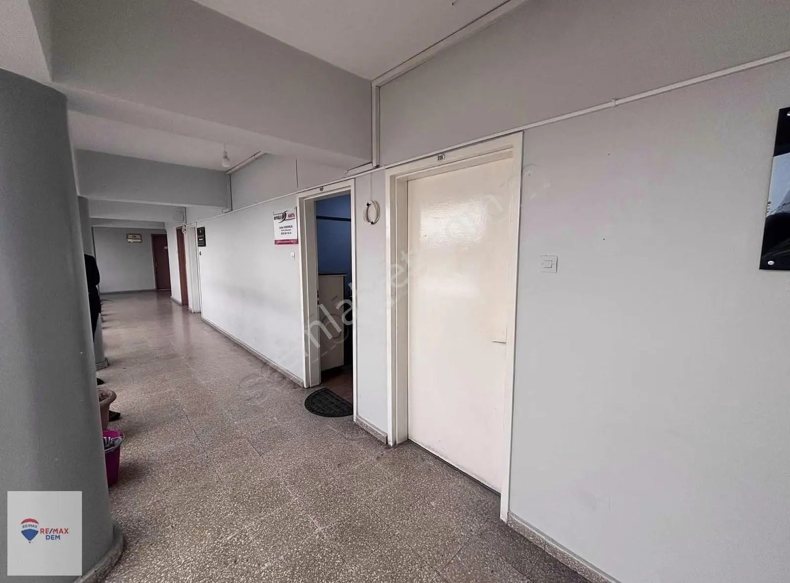 Remax Dem'den Selimoğlu İş Merkezinde Satılık Ofis