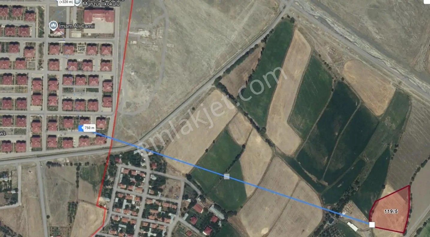 Remax Dem'den Buğdaylı Köyünde Satılık 7795 M² Sulu Tarla