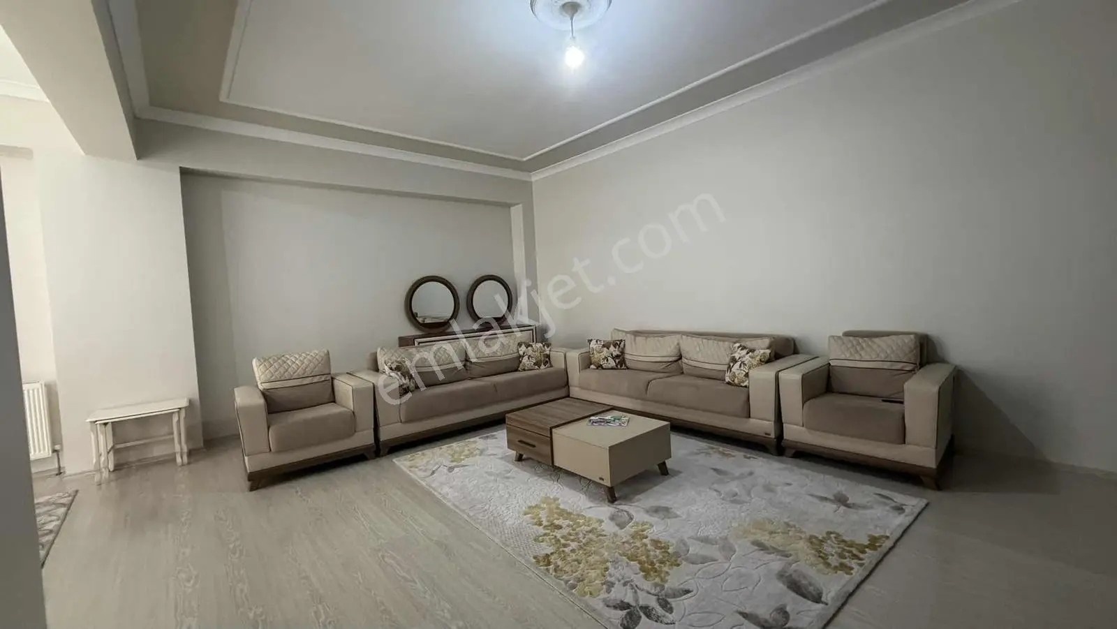 Remax Dem'den 13 Şubat Caddesinde 4+1 Satılık Daire