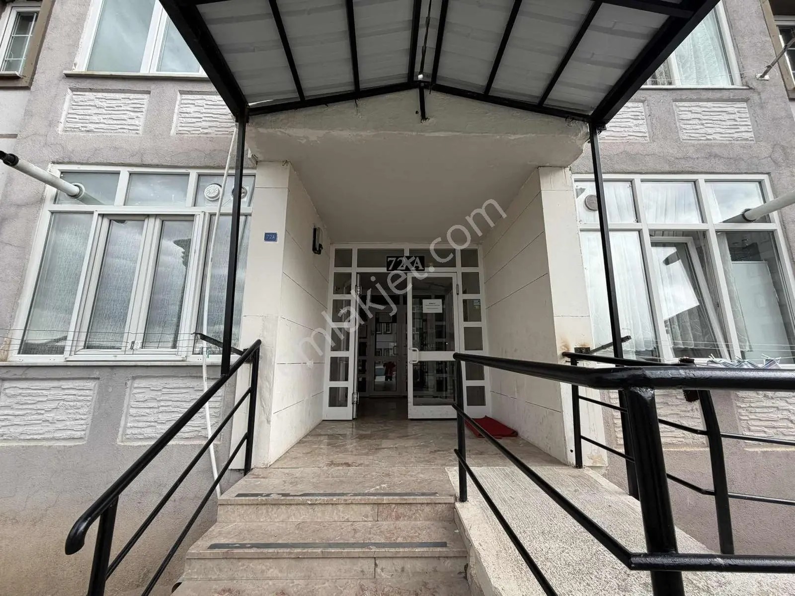 Remax Dem'den Kavakyolu 2. Etap Ara Kat Borçsuz Satılık Daire