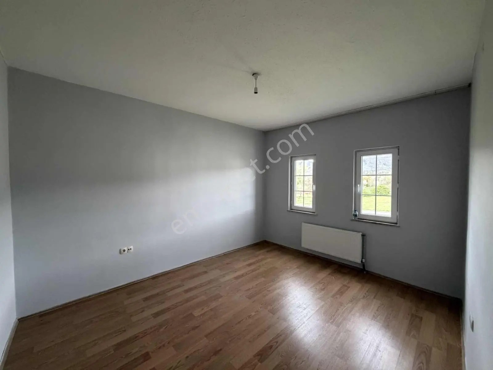 Remax Dem'den Kavakyolu 2. Etap Ara Kat Borçsuz Satılık Daire