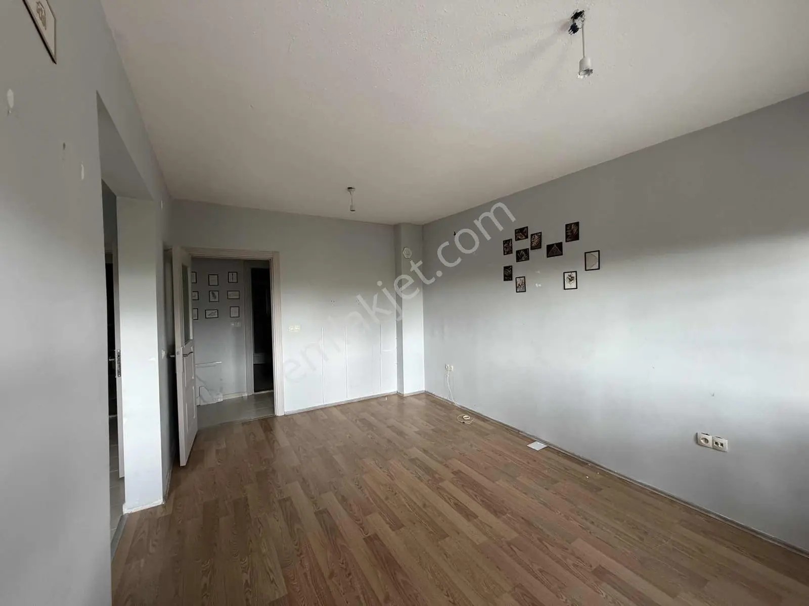 Remax Dem'den Kavakyolu 2. Etap Ara Kat Borçsuz Satılık Daire