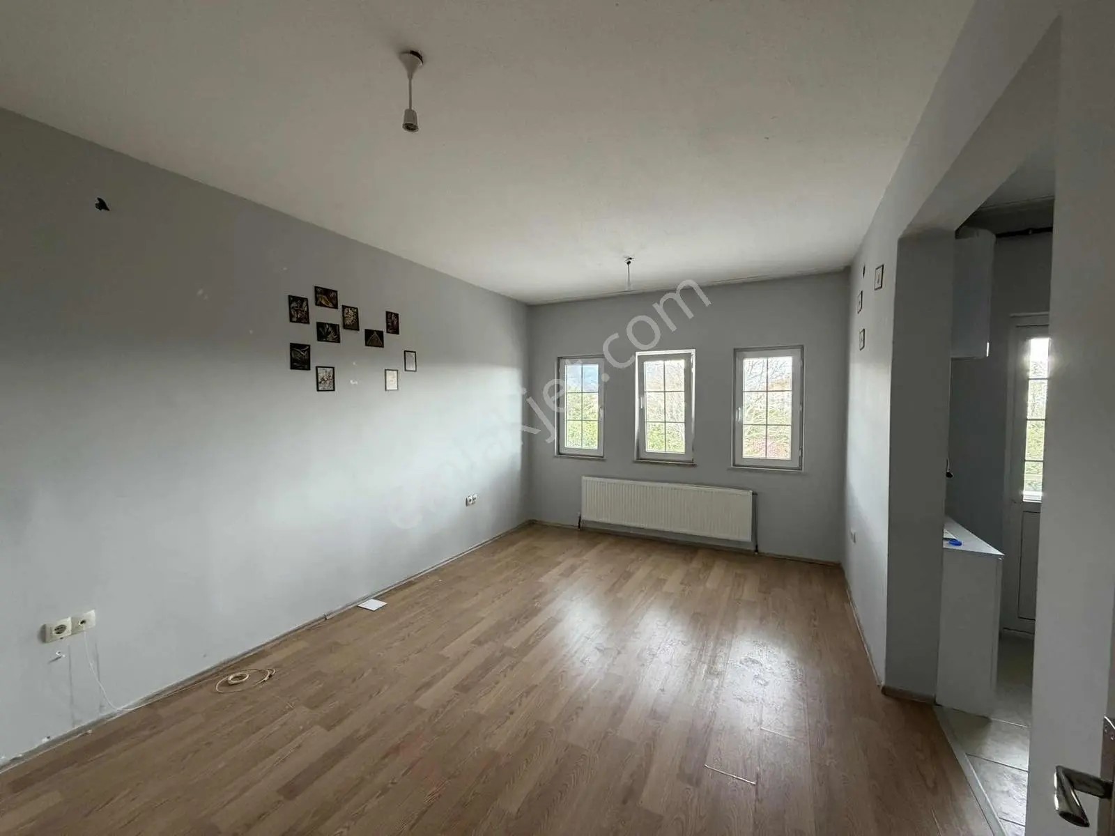 Remax Dem'den Kavakyolu 2. Etap Ara Kat Borçsuz Satılık Daire