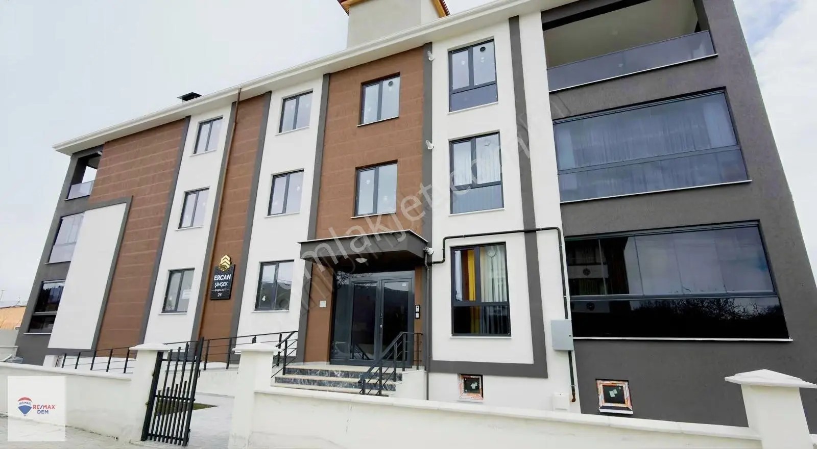 Remax Dem'den Demirkent Mah. Ara Kat 2+1 Satılık Daire