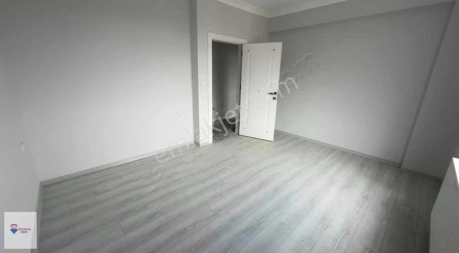 Remax Dem'den Demirkent Mah. Ara Kat 2+1 Satılık Daire