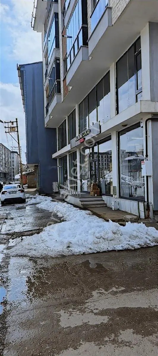 Acil Merkezi Konumda Satılık İş Yeri