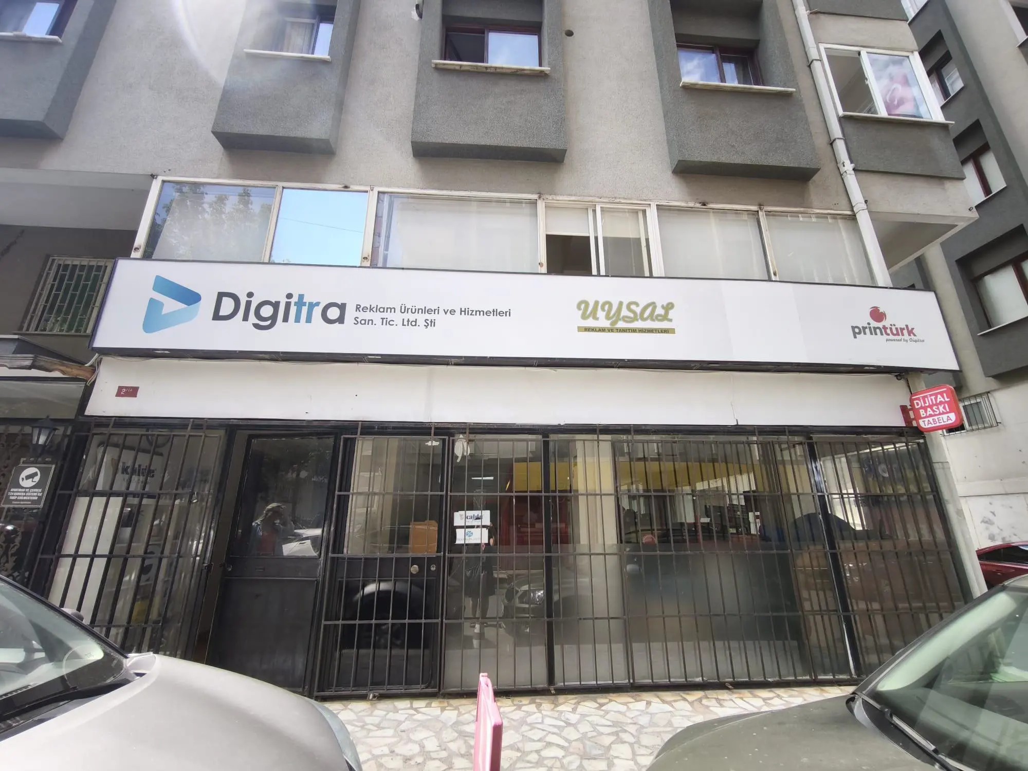 MALTEPE MINIBÜS YOLUNA 2. BINA SATILIK DÜKKAN