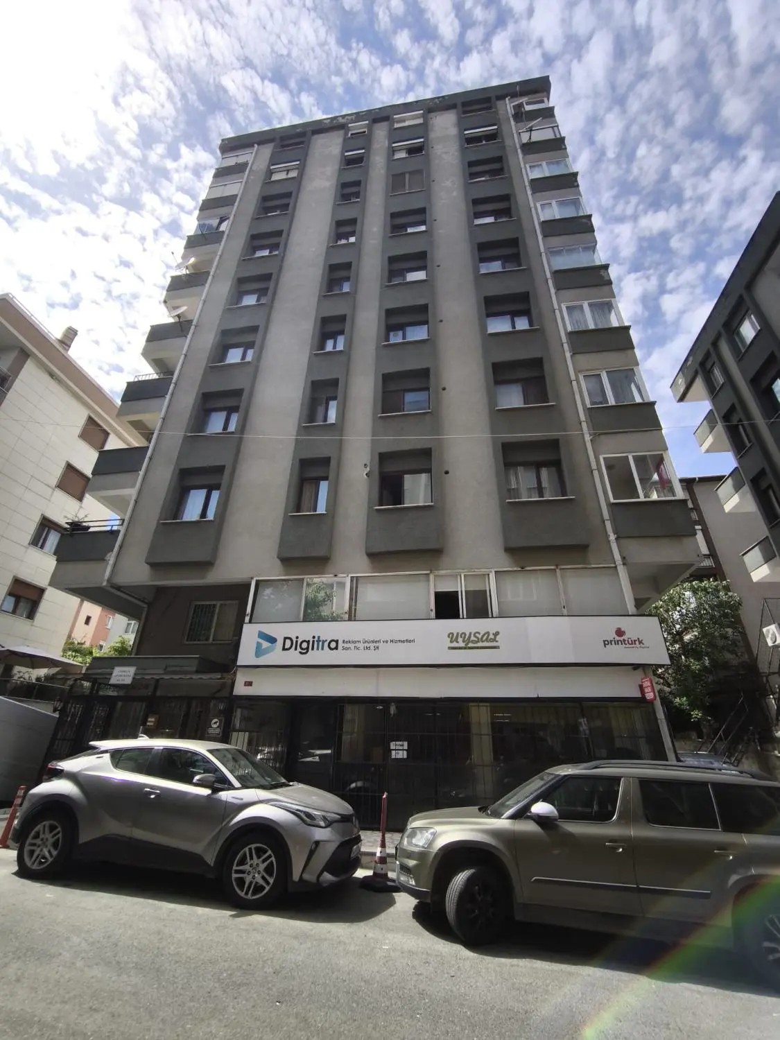 MALTEPE MINIBÜS YOLUNA 2. BINA SATILIK DÜKKAN