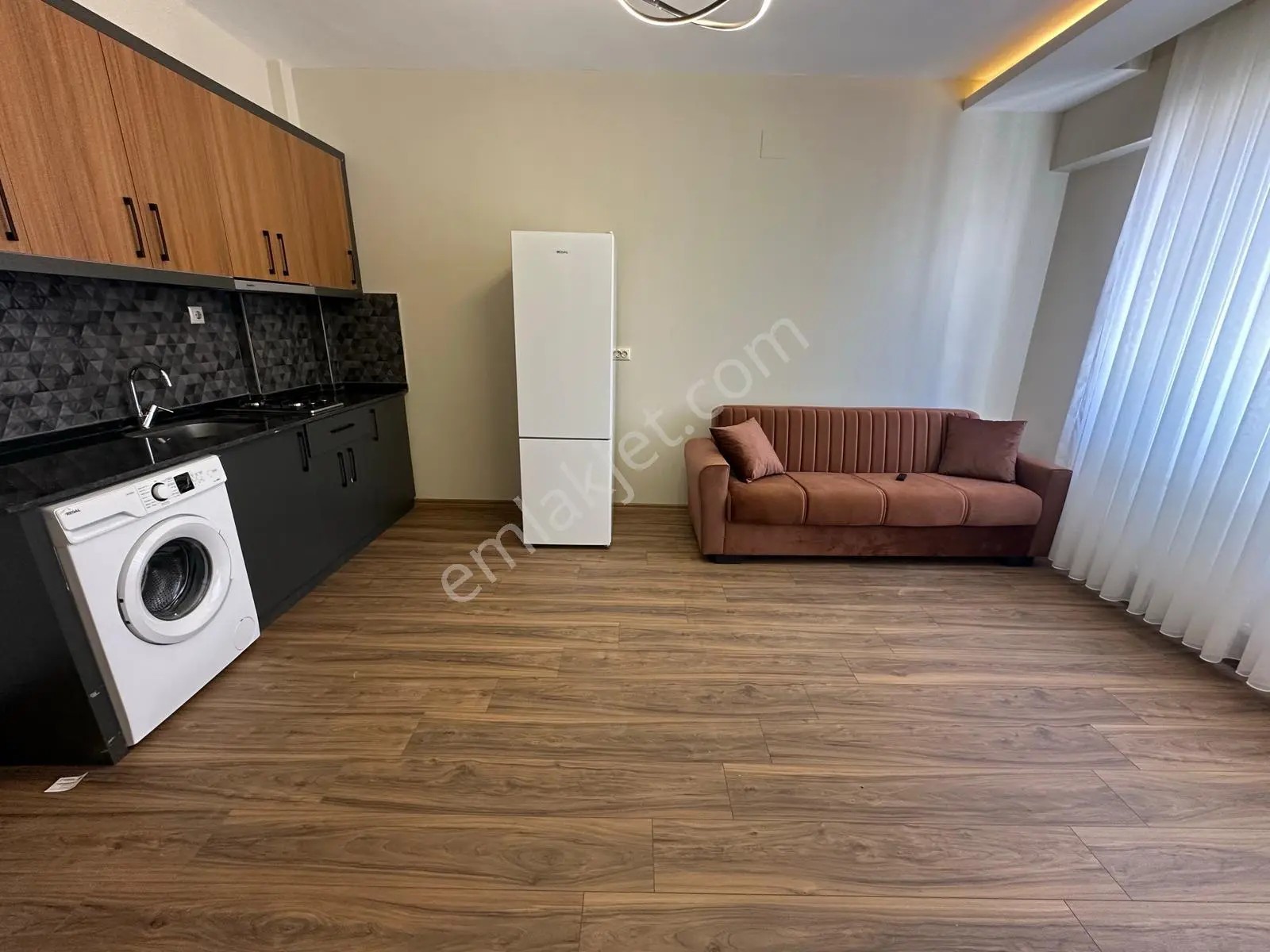 Amazon'dan Üniverste Bölgesinde Lüks Sıfır Eşyalı 1+1 Daire