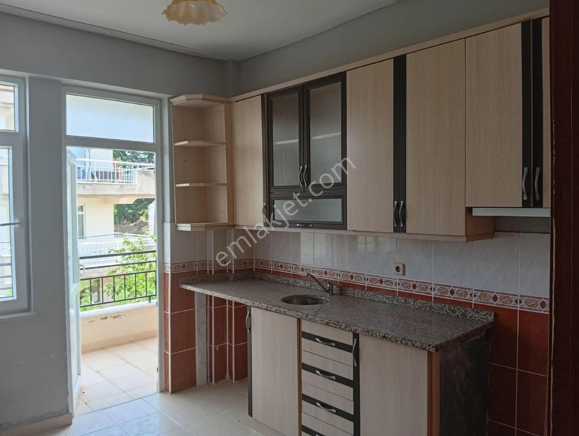 İdamax'tan Çeltikçi'de 3+1 Ara Kat Kiralık Daire