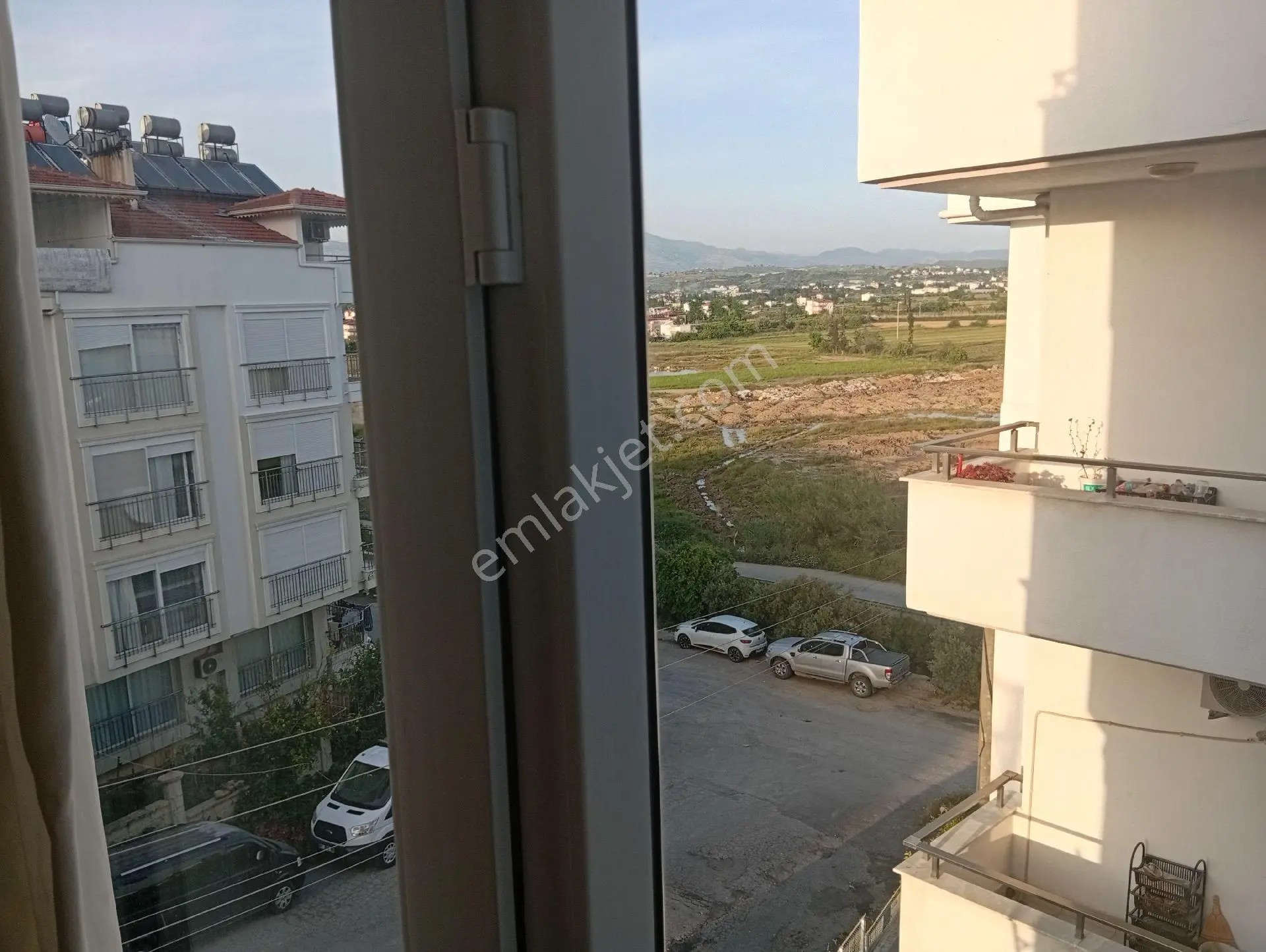 İdamax 'tan Emek'te Merkezi Konumda Ara Kat, Geni