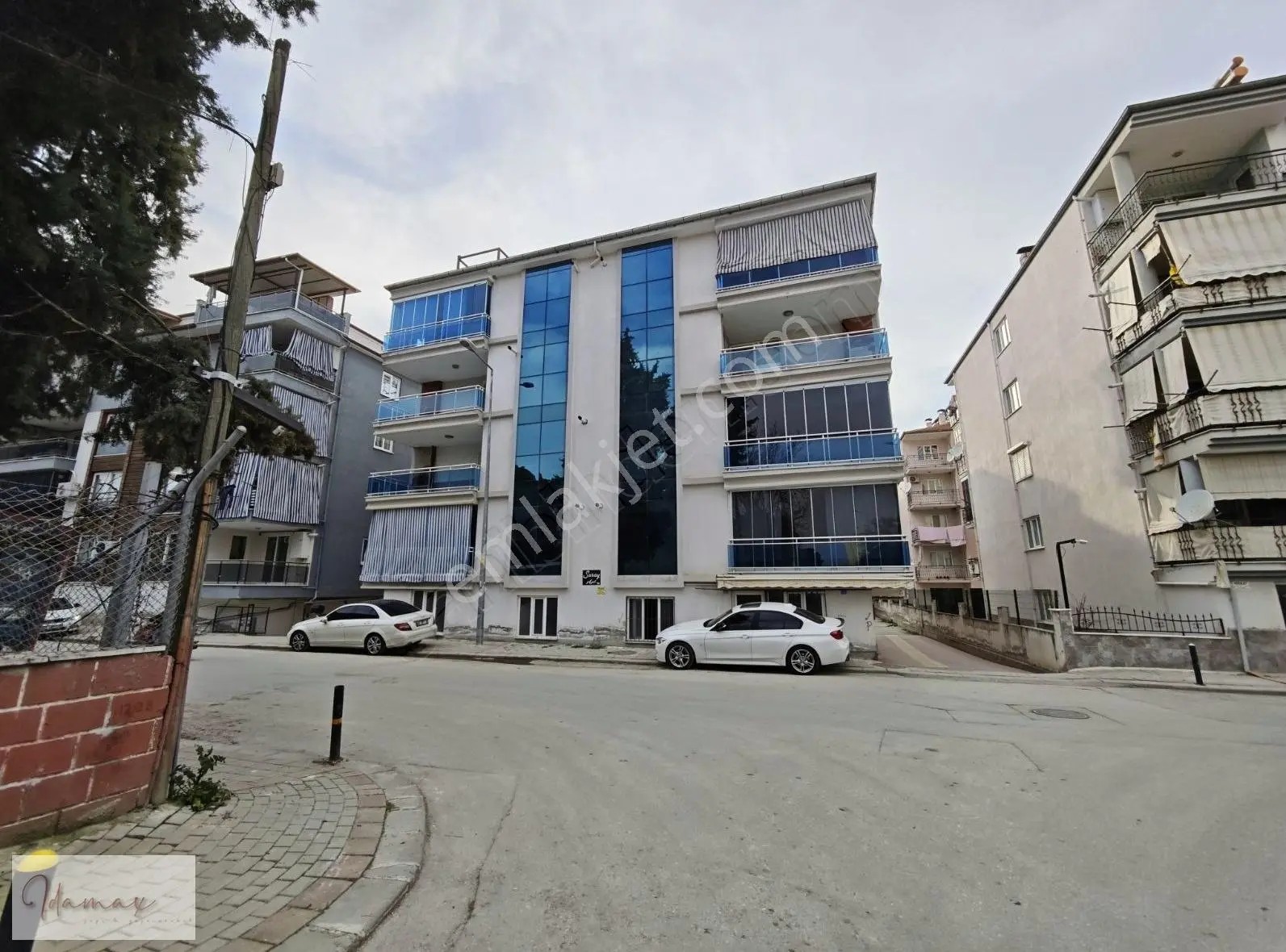 İdamax'tan Geniş 3+1 Asansörlü Satılık Daire
