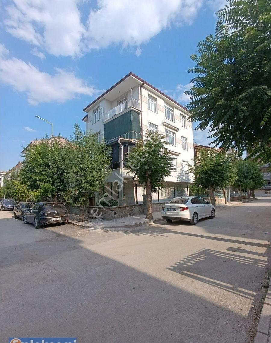Nefise Sultan'da Satılık 2+1 Daire, Zemin Kat, 115m²