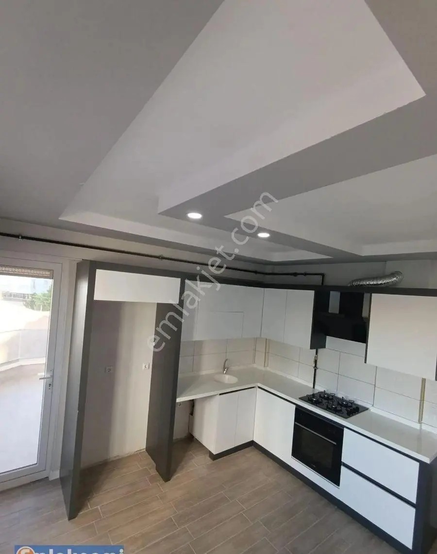 Emlaknomi'den Zembilli'de Site İçinde Güney Cepheli 3+1 Daire.