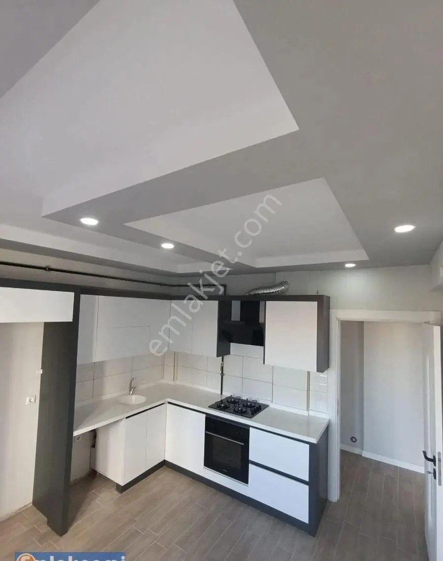 Emlaknomi'den Zembilli'de Site İçinde Güney Cepheli 3+1 Daire.