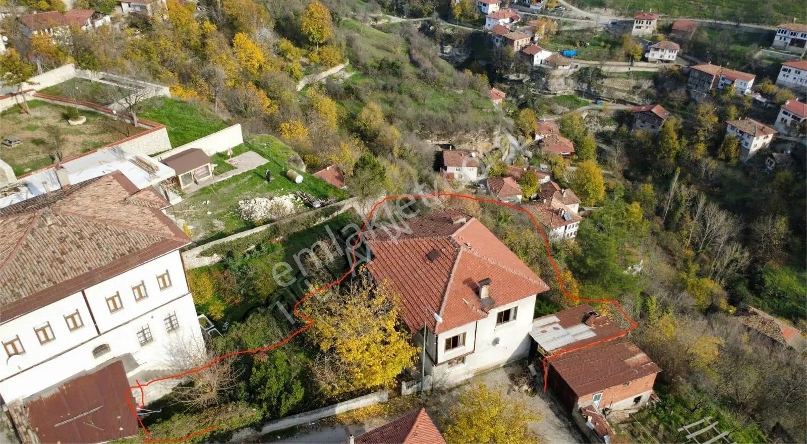 Karabük Safranbolu Barış Mah De Satılık Müstakil Bahçeli 2 Katl