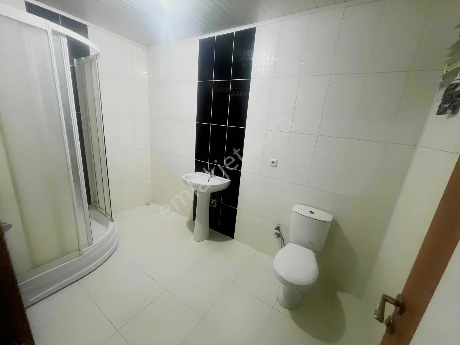 İnönü Caddesi Üzeri 140 M2 2+1 Lüks Daire