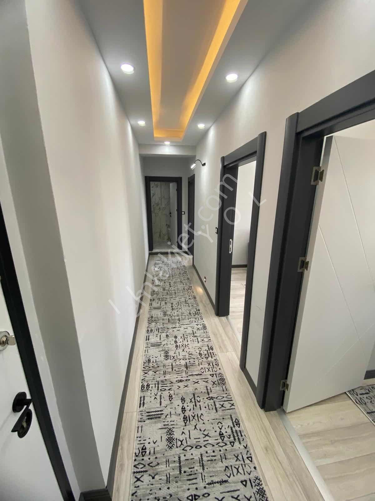 Yenişehirde Otoparklı Ara Kat Kiralık Lüks Eşyalı 1+1 Daire