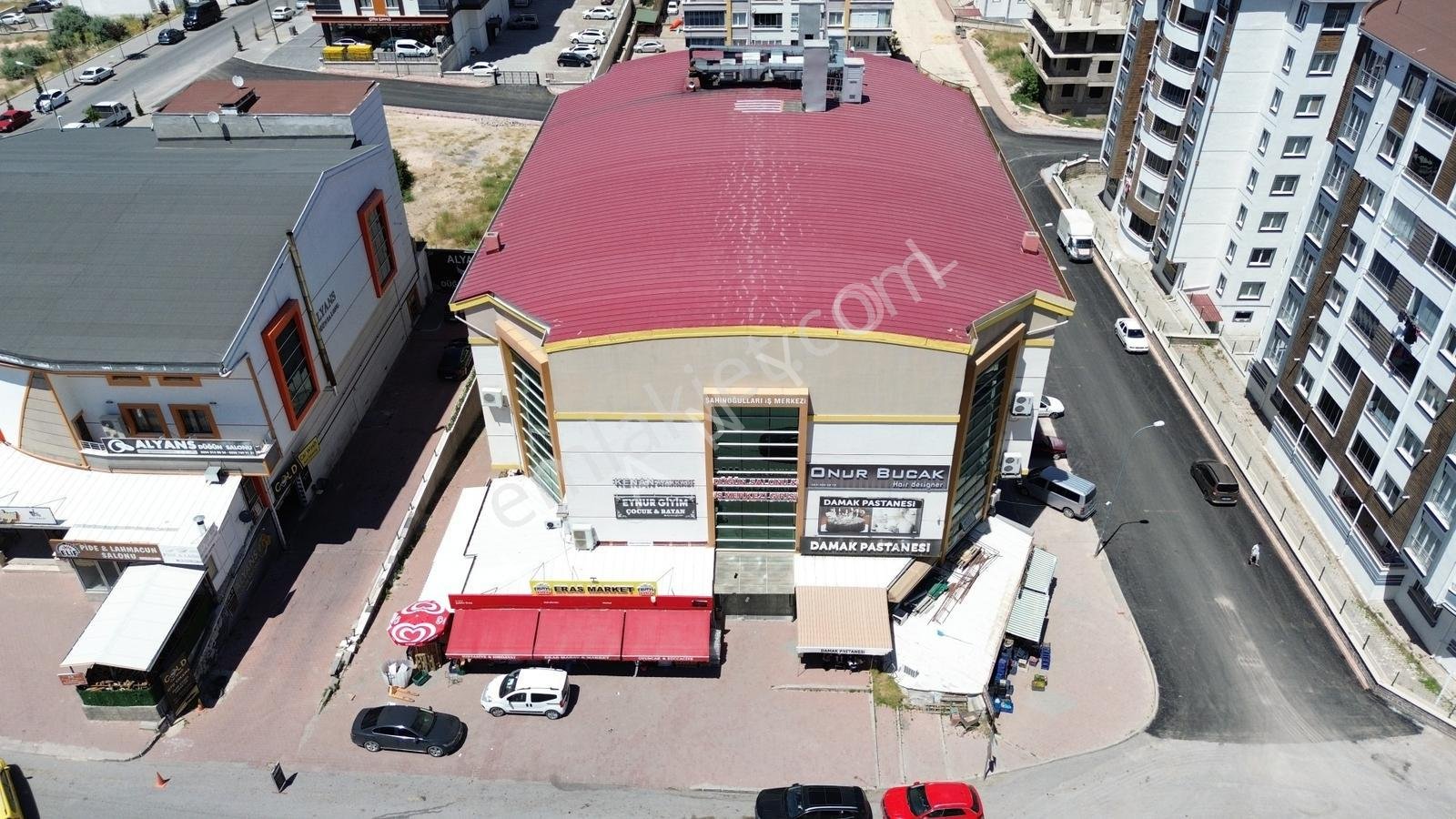 Cevher Dudayev Mah. Şahinoğulları İş Merkezinde 60 M² Satılık