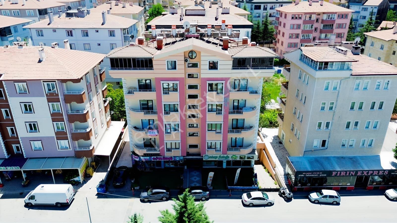 Esentepe Mahallesi'nde Hastane Karşısında 170 M² 3+1 Satılık