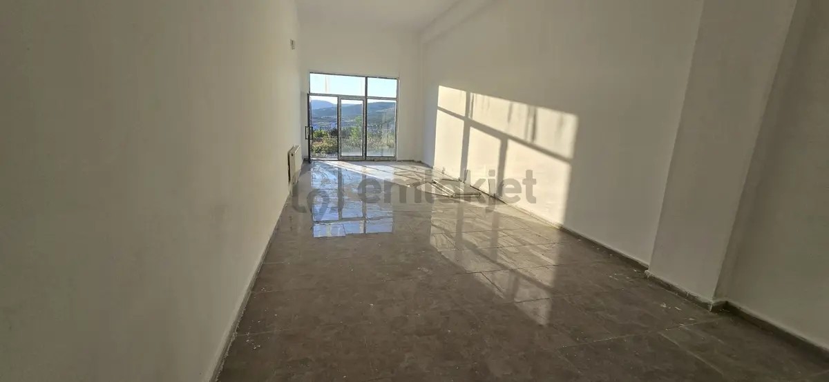 Msyapı Emlaktan Bahçeşehir Merkezde Kiralık 400 M2 Dükkan