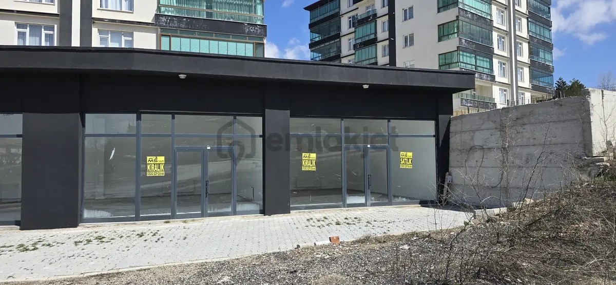 Msyapı Emlaktan Bahçeşehir Merkezde Kiralık 400 M2 Dükkan