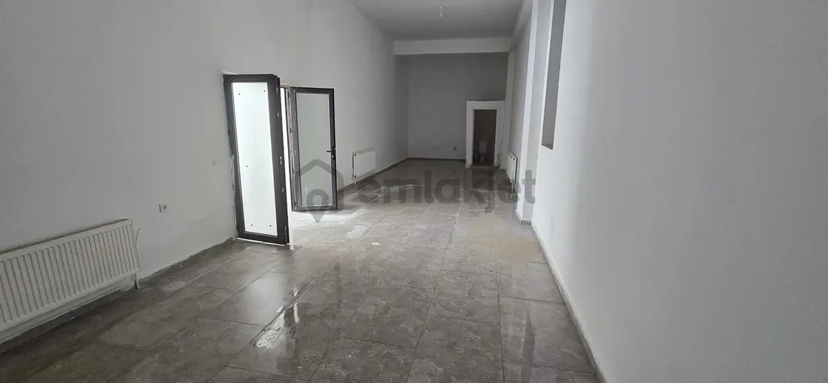 Msyapı Emlaktan Bahçeşehir Merkezde Kiralık 400 M2 Dükkan