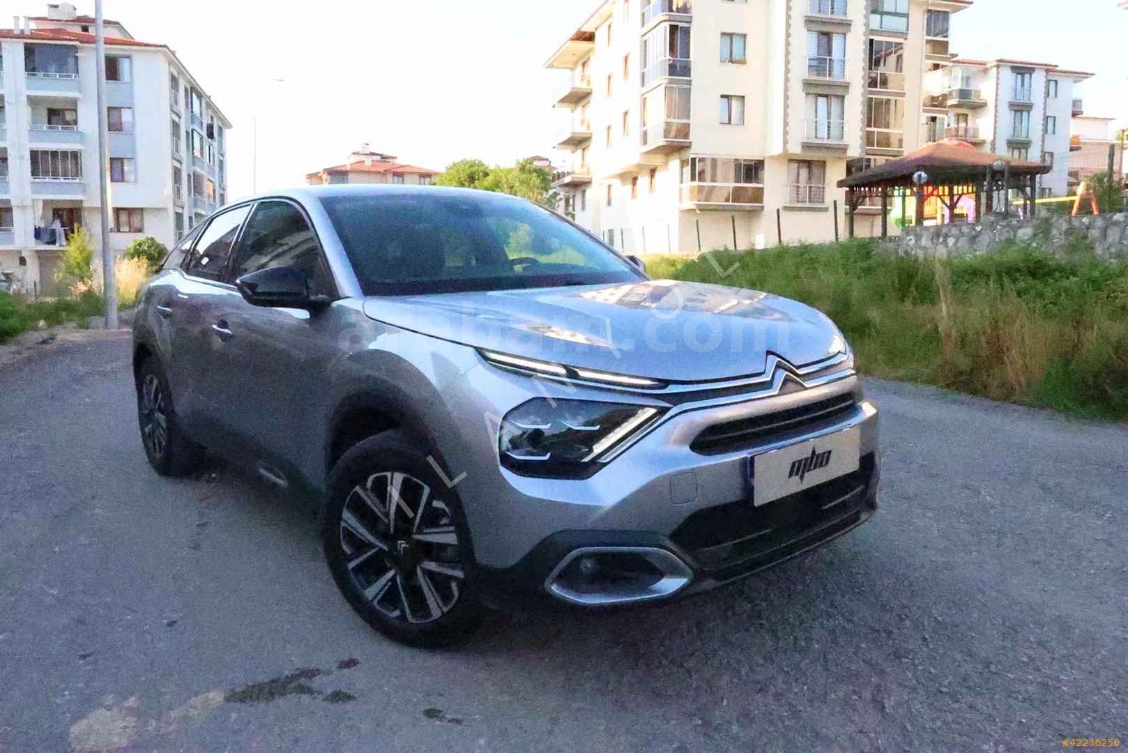 Galeriden Citroen C4 1.2 PureTech Shine Bold 2024 Model Bartın 35.000 km Gri - 42236250