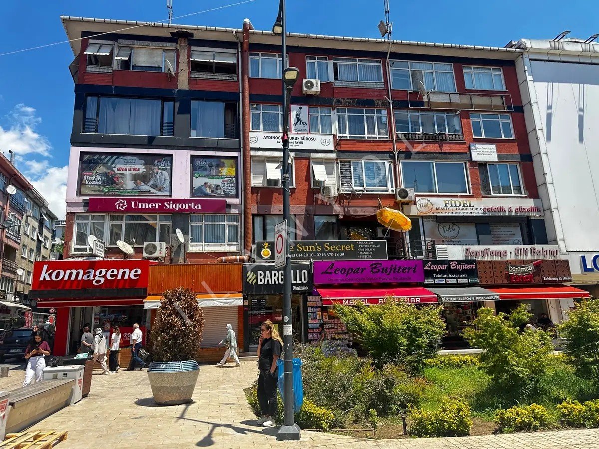 Maltepe Bağdat Caddesinde Satılık Kurumsal Kiracılı 560 Mdükkan
